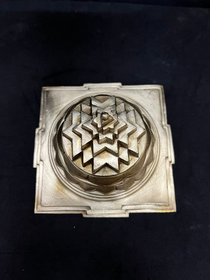 Panchaloha solid casted & handcrafted Sri yantra Meru / Sri chakra for pooja purposes - fine finished detailed Sri chakra