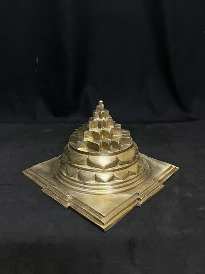 Panchaloha solid casted & handcrafted Sri yantra Meru / Sri chakra for pooja purposes - fine finished detailed Sri chakra