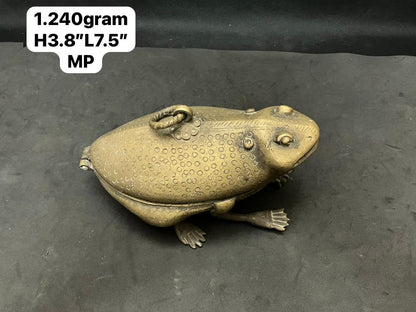 Vintage bronze cast Frog treasure box