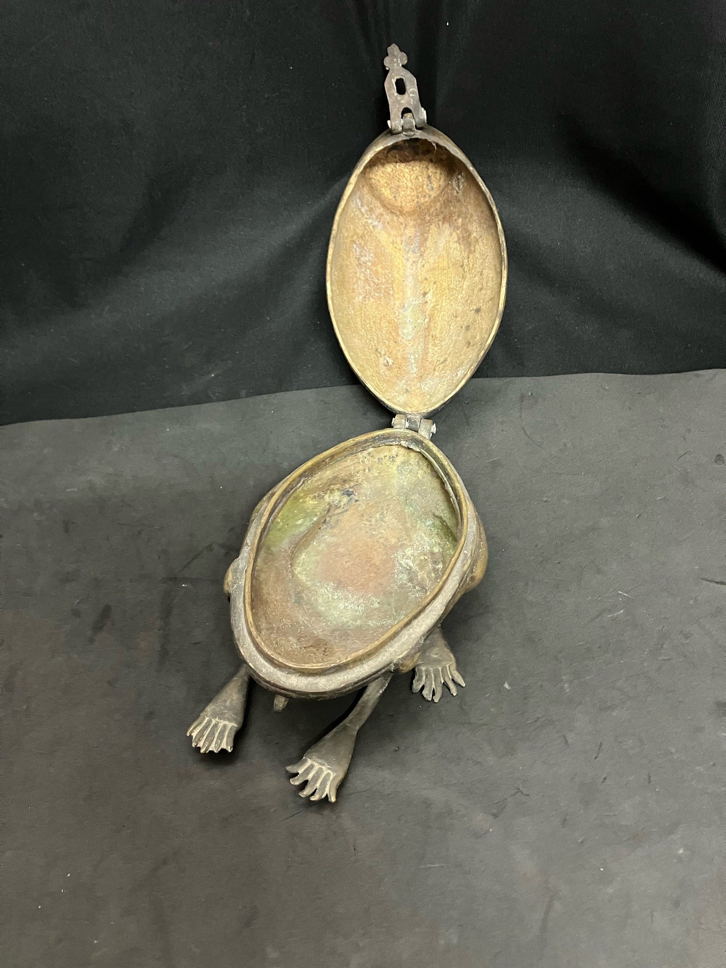 Vintage bronze cast Frog treasure box