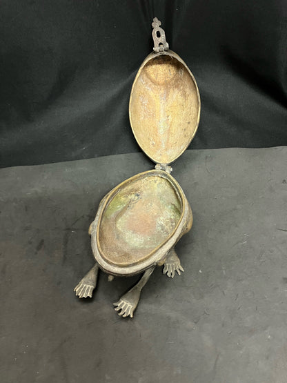 Vintage bronze cast Frog treasure box