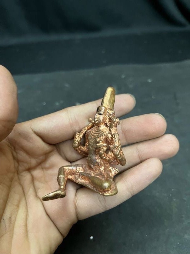 Prasiddh copper idols present copper idol of shiva