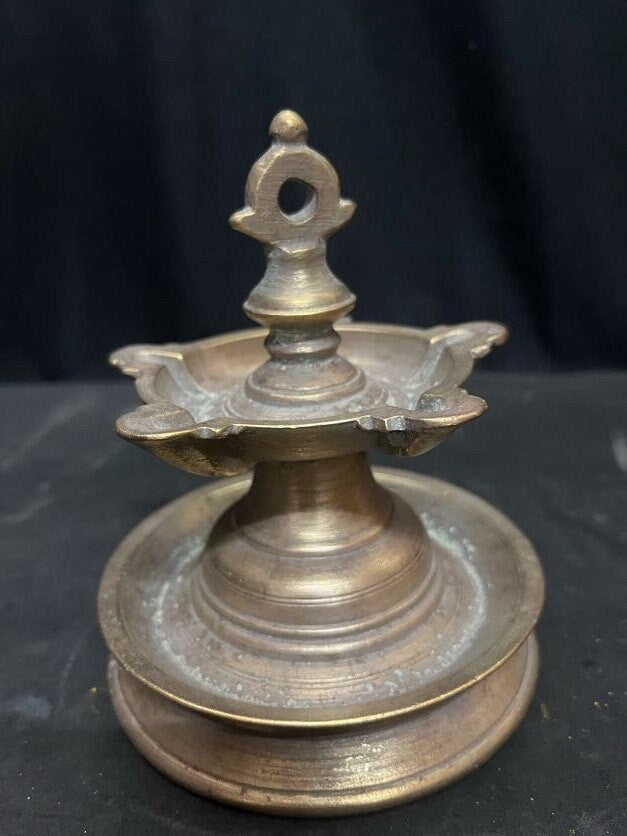 Vintage bronze cast oil lamp , mountable tooku villaku