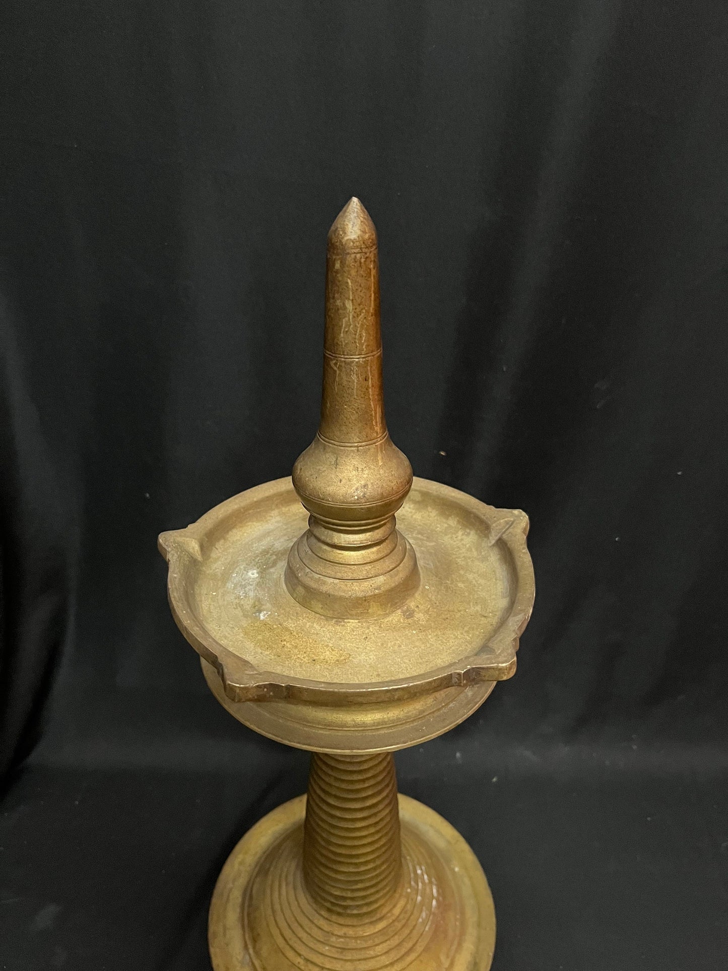 Vintage bronze cast Malbar lamp