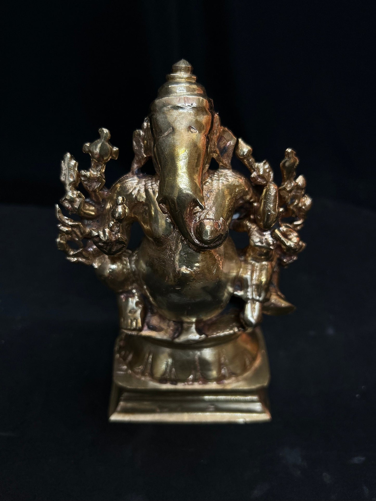 Panchaloha idol of Lord Maha Ganapathi Ganesha, a replica of a vintage one