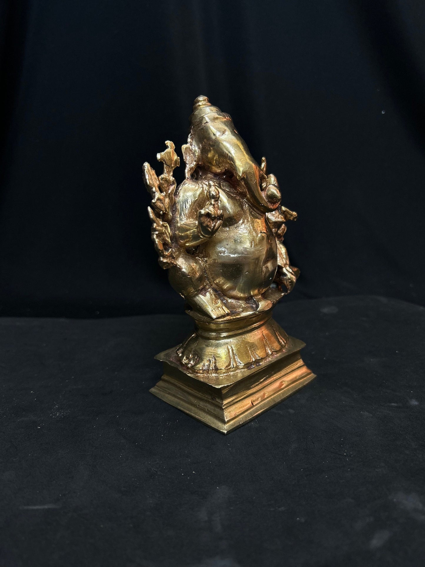 Panchaloha idol of Lord Maha Ganapathi Ganesha, a replica of a vintage one