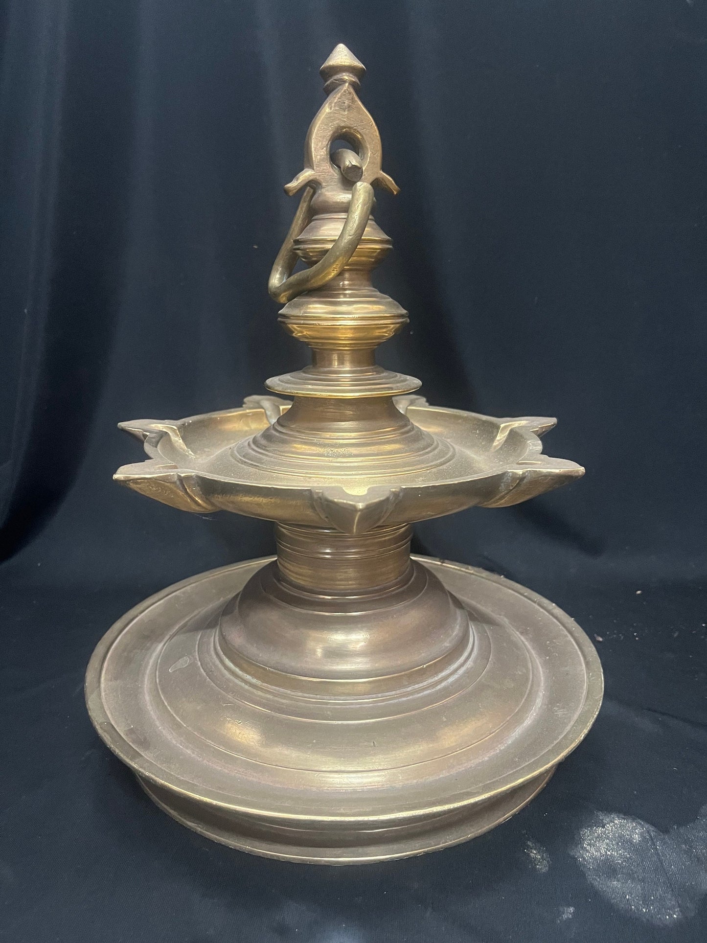 Vintage bronze cast handing lamp tooku