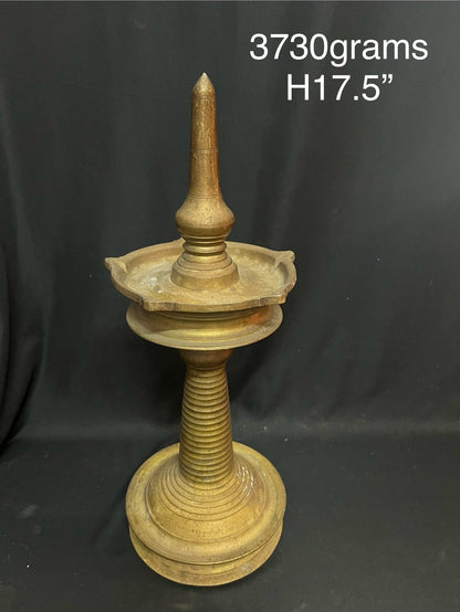 Vintage bronze cast Malbar lamp