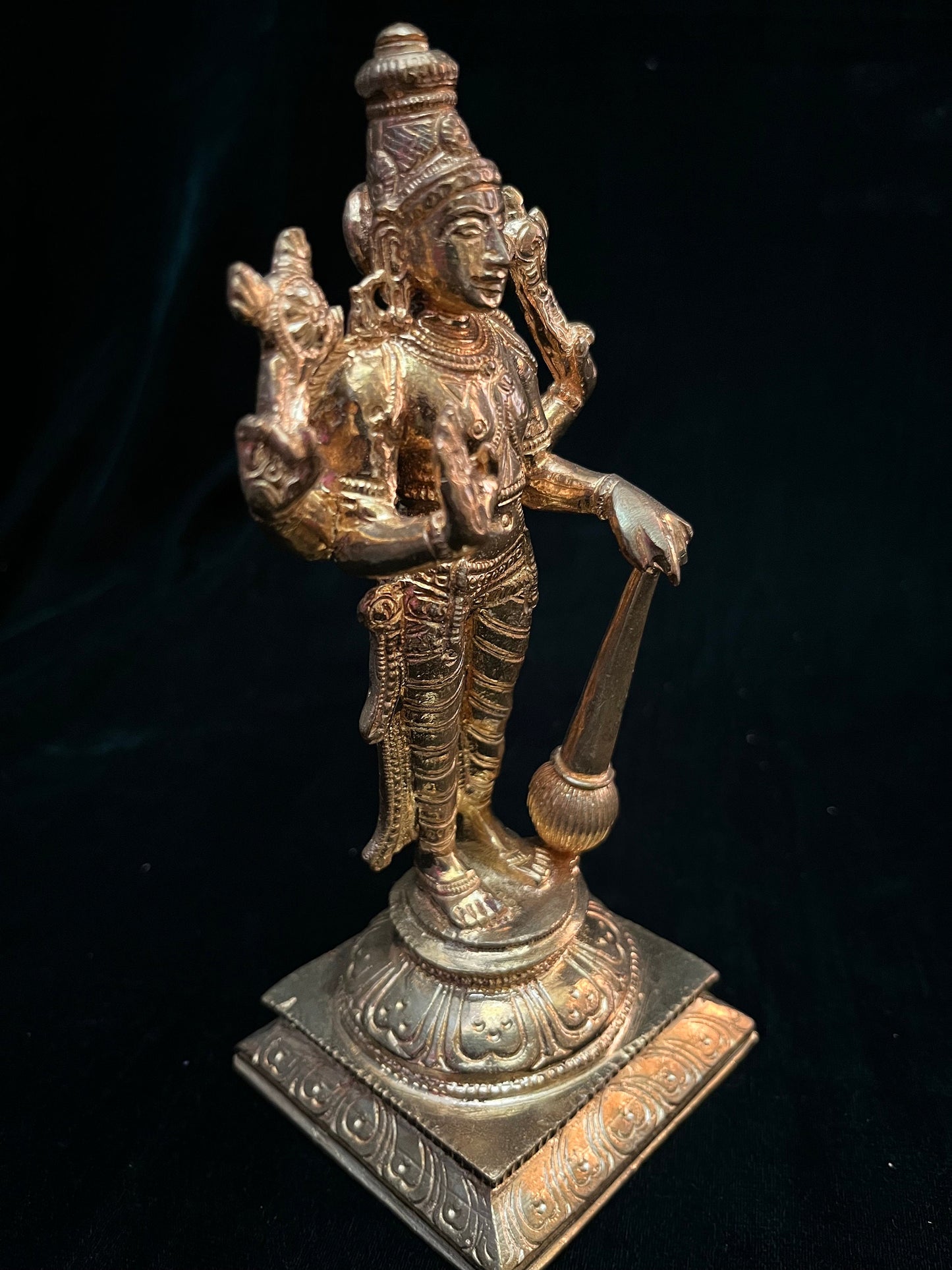 Prasiddh copper idols presents copper idol of Panchaloha Idol of Varadaraja swamy perumal