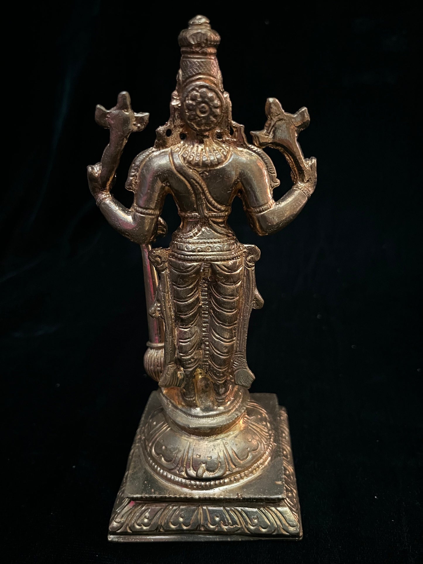 Prasiddh copper idols presents copper idol of Panchaloha Idol of Varadaraja swamy perumal