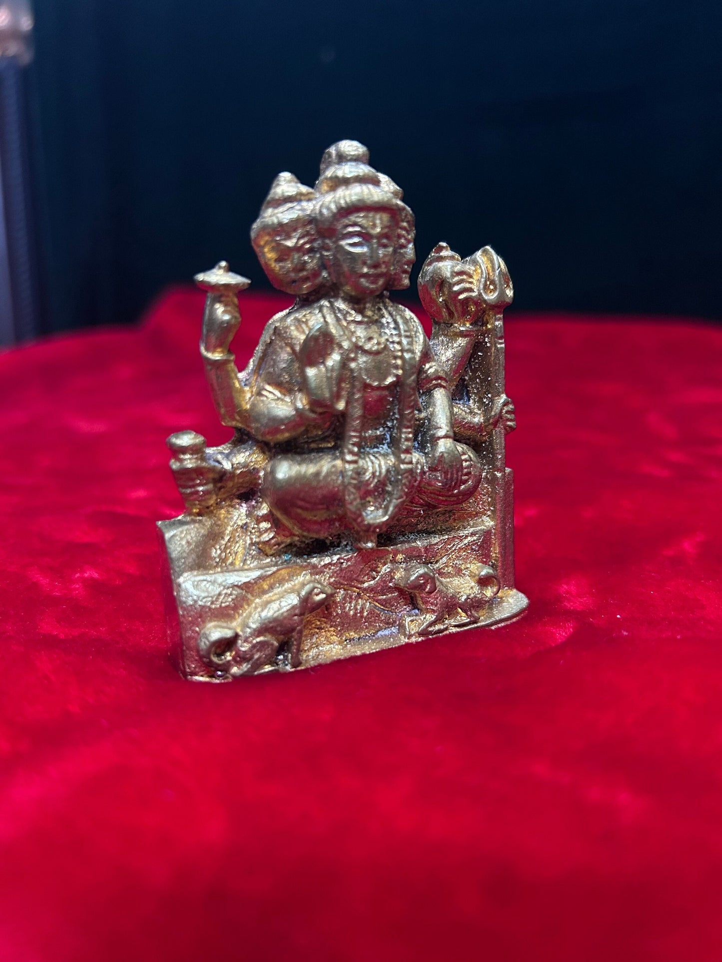 Prasiddh copper idol present panchaloha idol of Dattatraya / dattatreya swamy