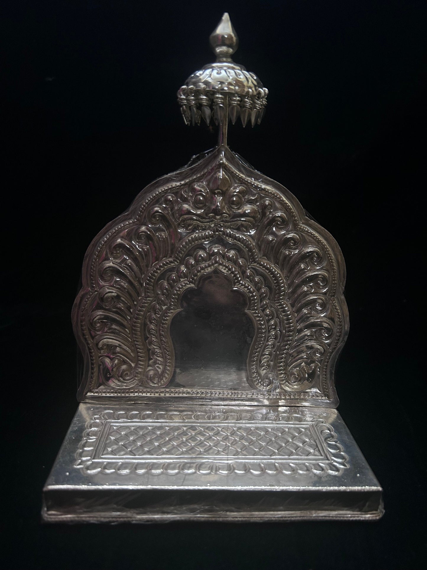 Prasiddh copper idol presents silver made Udupi style peeta prabhavali