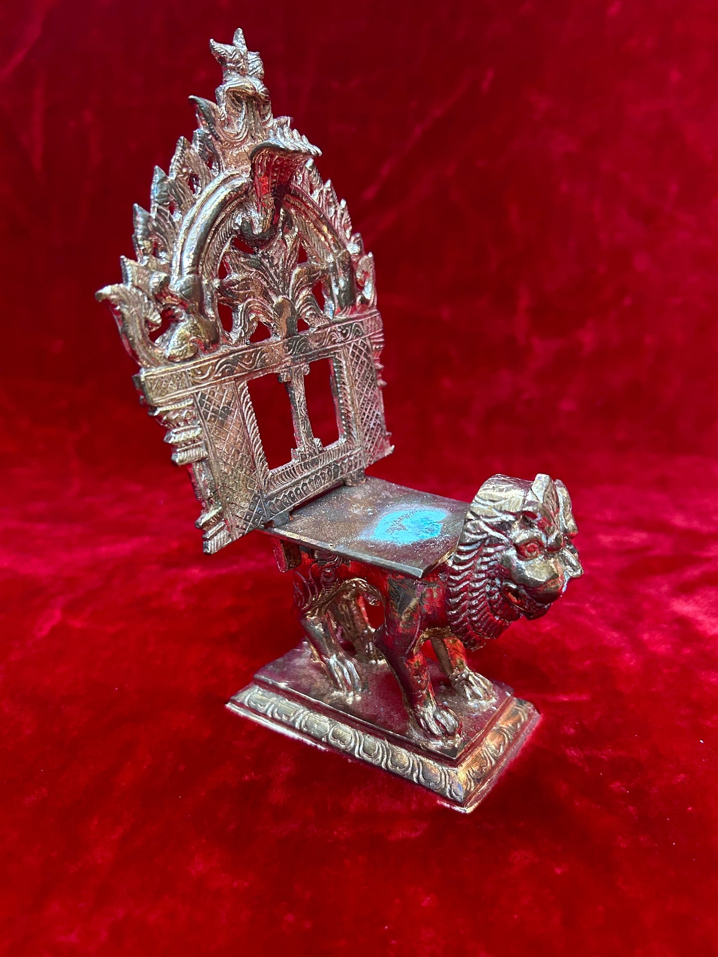 Copper made simha vahana with prabhavali / lion vahana with peeta prabhavali