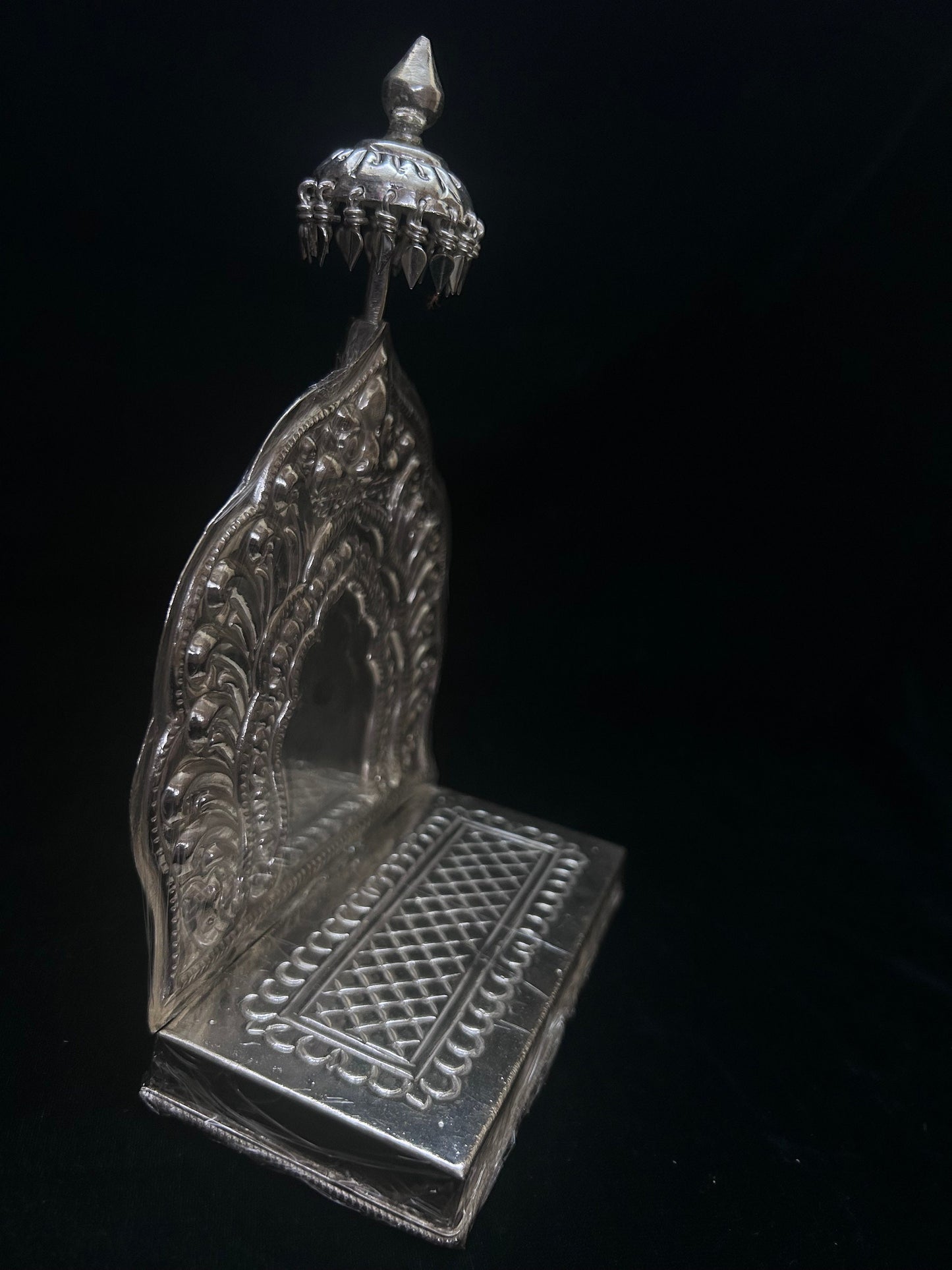 Prasiddh copper idol presents silver made Udupi style peeta prabhavali