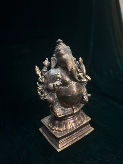 Bronze cast Vallabha Ganesha idol