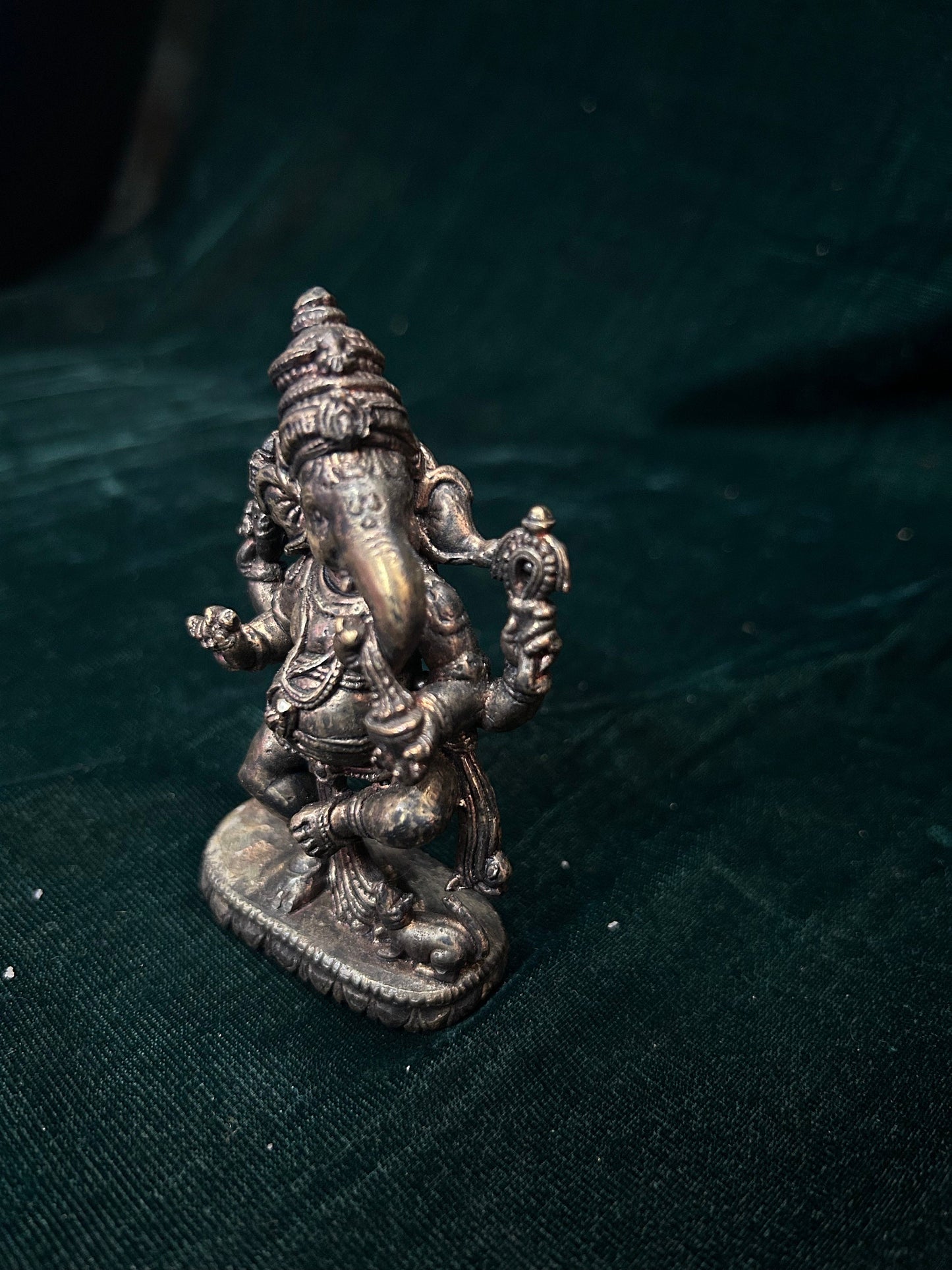 Prasiddh copper idols presents Antique polished Narthana Ganapati dancing Ganesha Vinayaka / Natya Ganesha