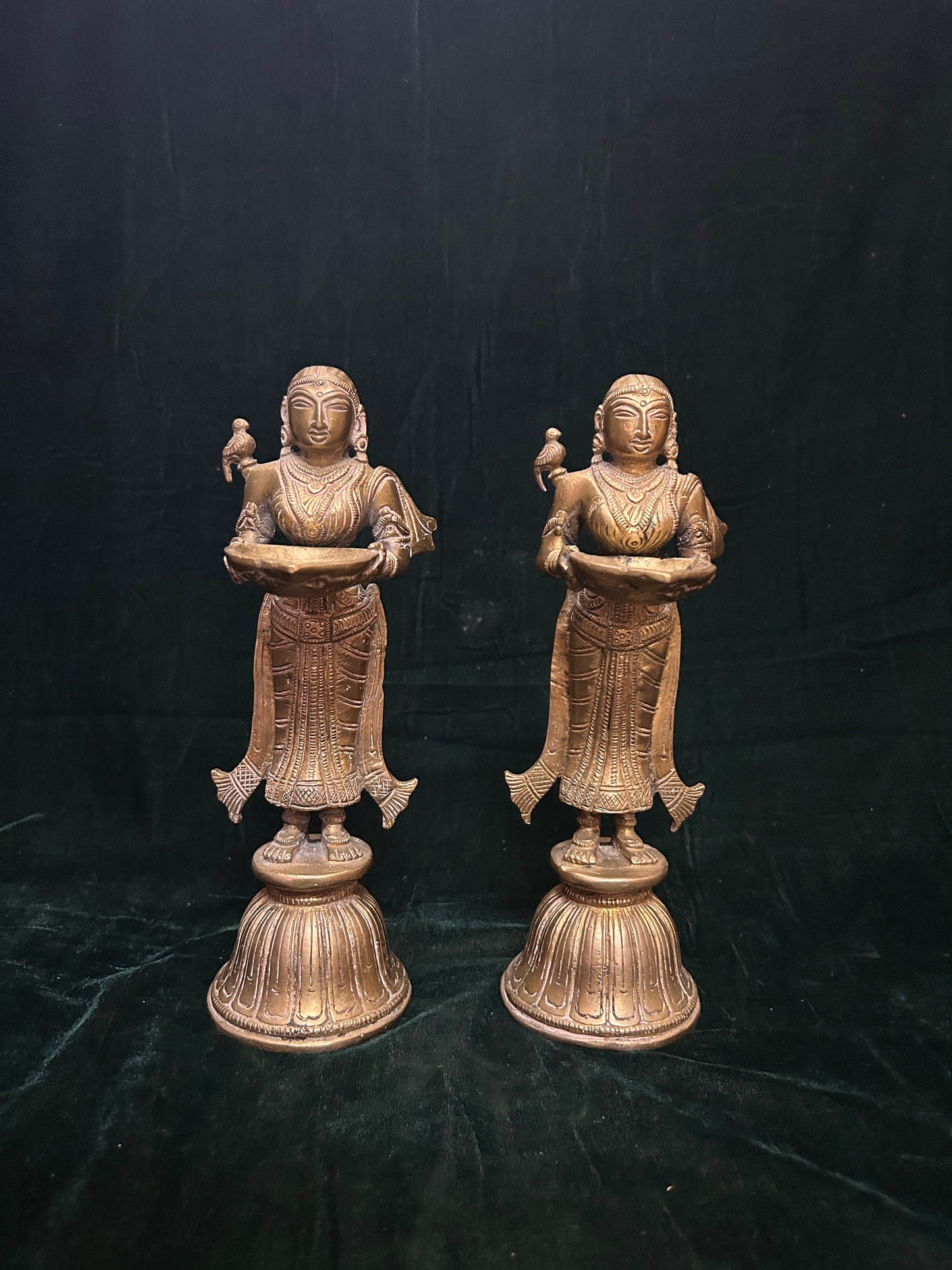 Vintage bronze made deepa malli idols / deepamalli / lady lamp