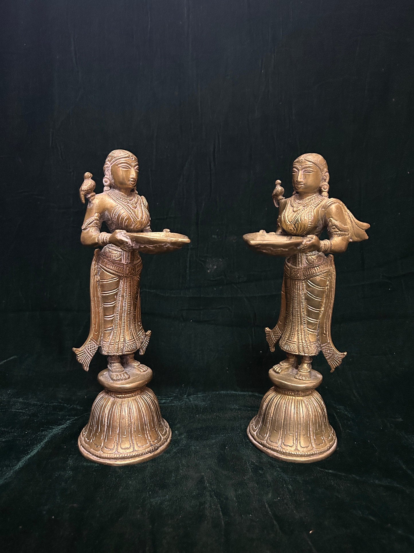 Vintage bronze made deepa malli idols / deepamalli / lady lamp