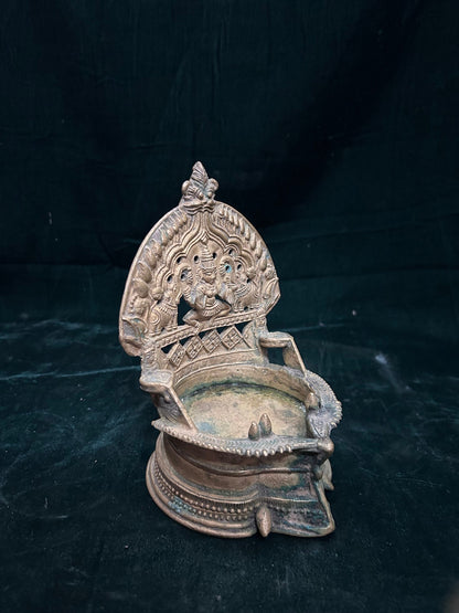 Vintage bronze made museum style gajalakshmi lamp/ kamakshi deepa/ kamakshi villaku