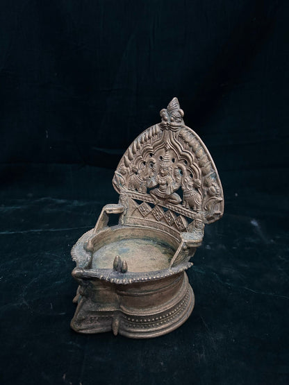 Vintage bronze made museum style gajalakshmi lamp/ kamakshi deepa/ kamakshi villaku