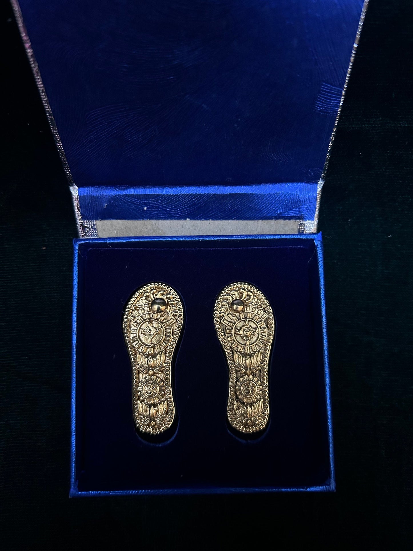 Panchaloha made gold polished Srivari Paduka, shanku chakra padukas, Charan paduka