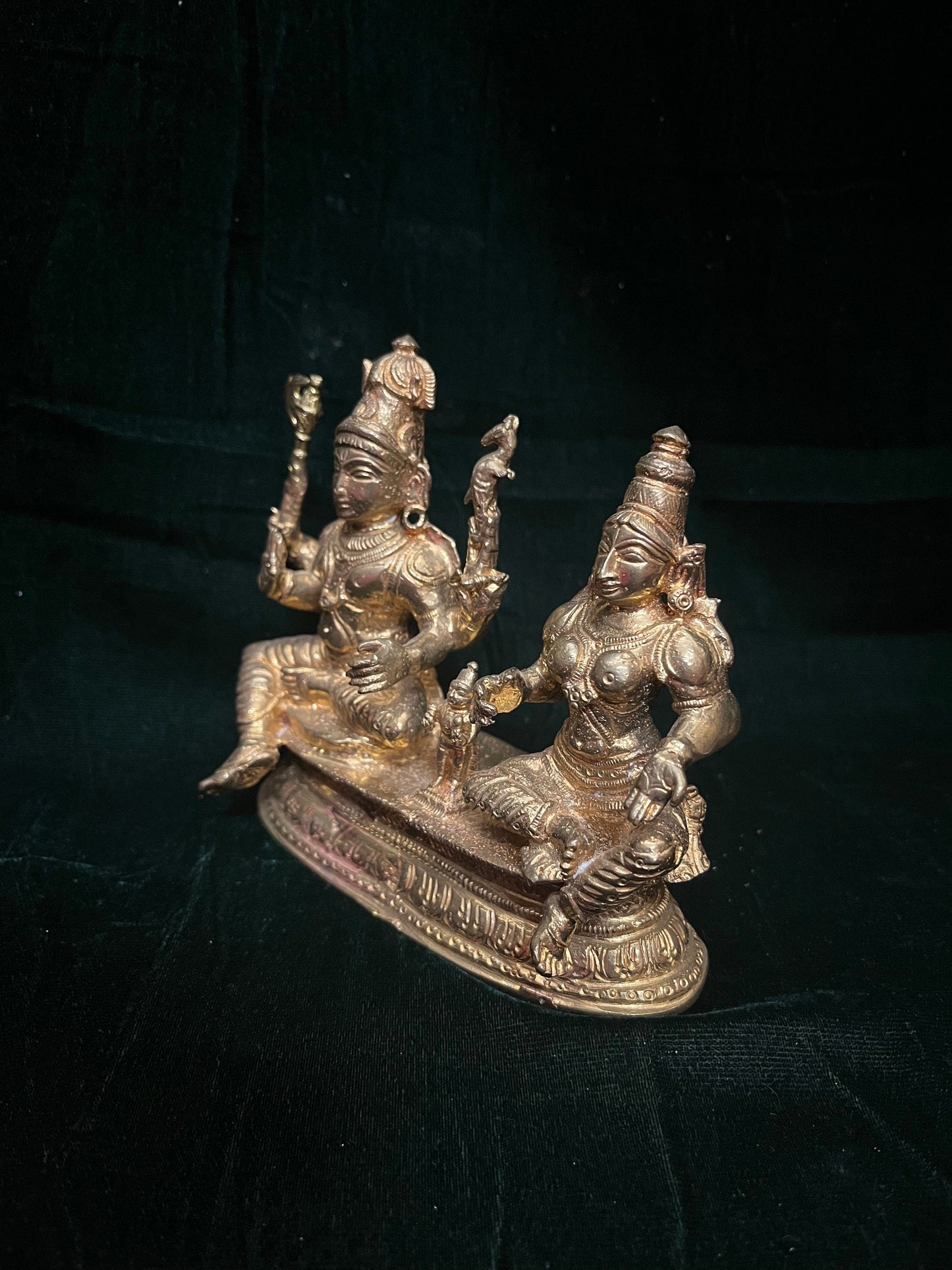 Prasiddh copper idols present panchaloha idol of somaskanda murthy , shiva parvati with skanda