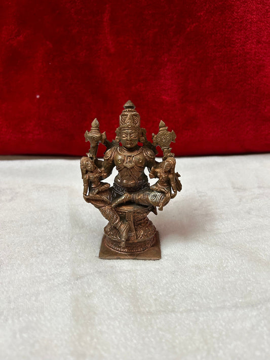 Copper made Vishnu with sreedevi bhudevi/ narayana with sreedevi bhudevi/ sreenivasa with lakshmi and padmavathi