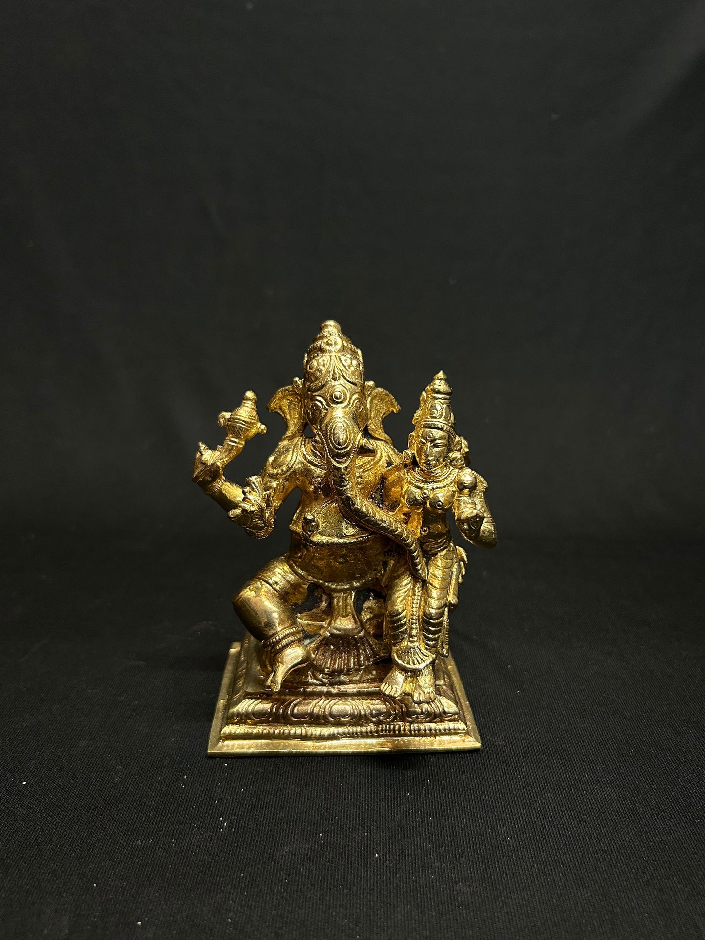 Prasiddh copper idols presents panchaloha idol of ucchista ganapati