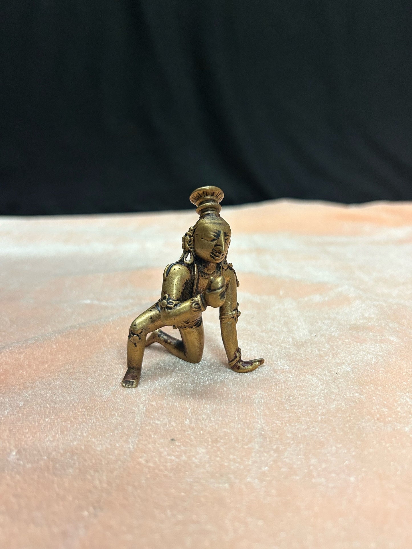 vintage bronze made crawling krishna / ambegalukrishna / butterball krishna