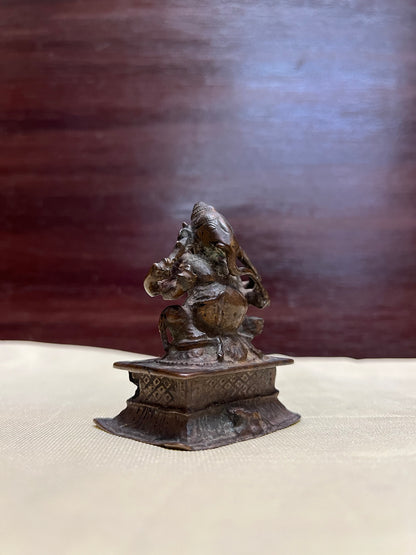 Vintage bronze made ganesha idol from south