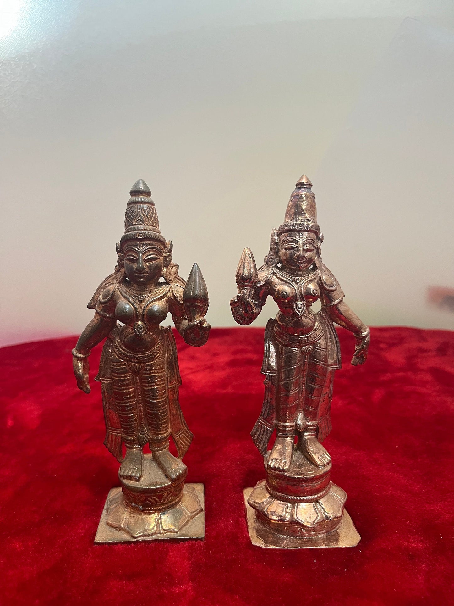 Prasiddh copper idol present copper idol of sridevi and bhudevi