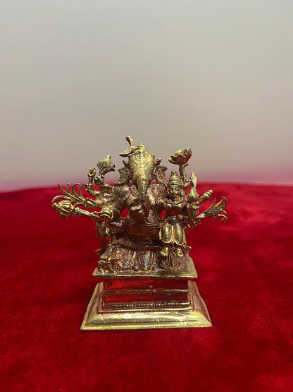 Prasiddh copper idols present copper idol of Maha Ganapati shakti ganapati / shakti ganesha