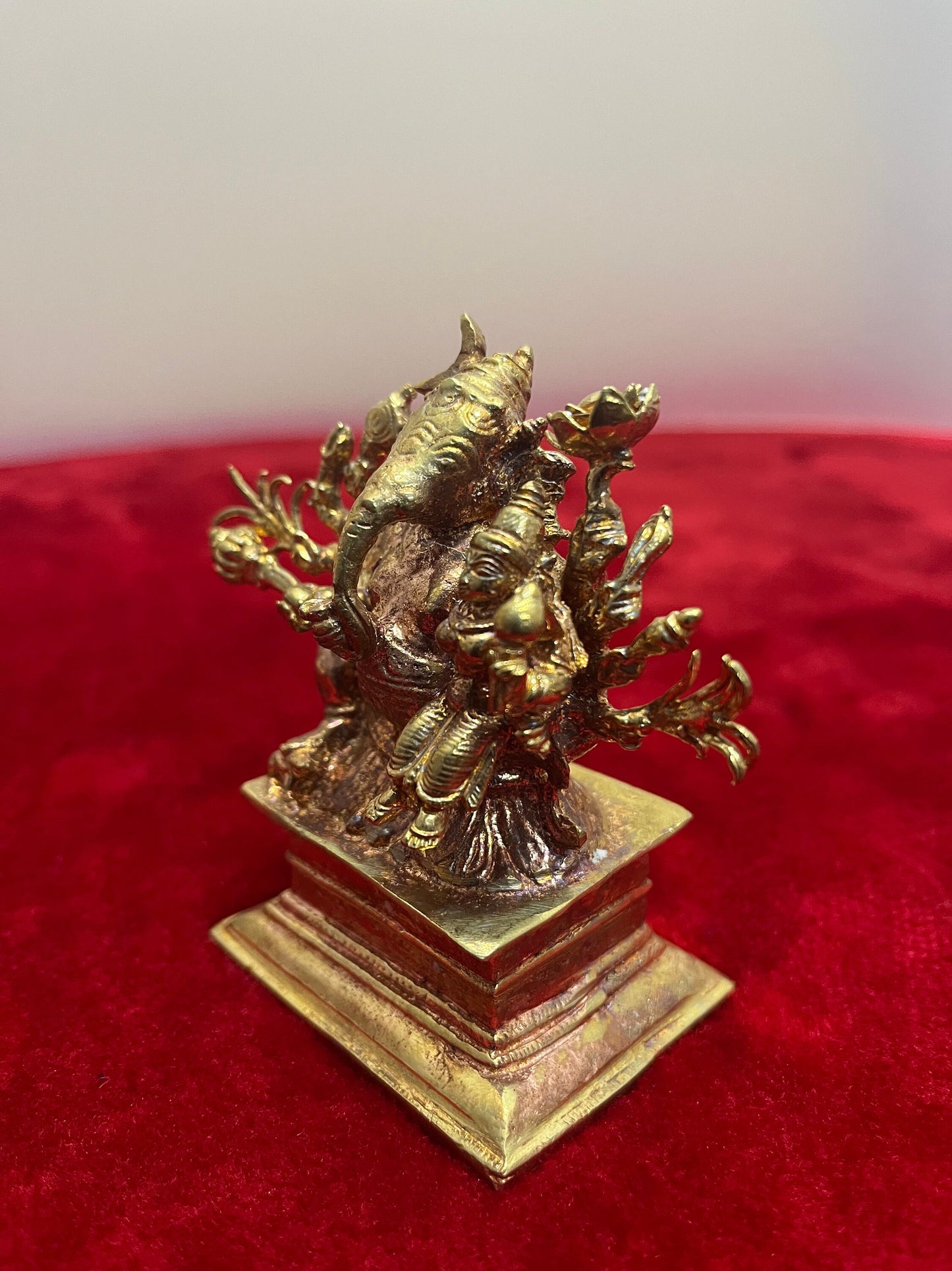 Prasiddh copper idols present copper idol of Maha Ganapati shakti ganapati / shakti ganesha