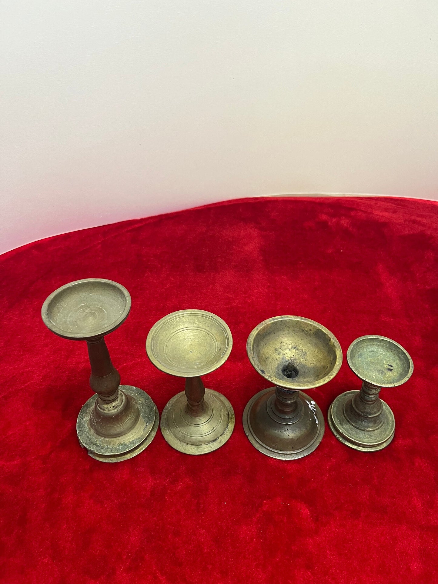 Vintage set of 4 bronze bowl oil lamps for collection