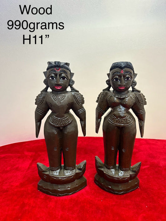 vintage red sandal made marapachi idol man woman raja rani bombe