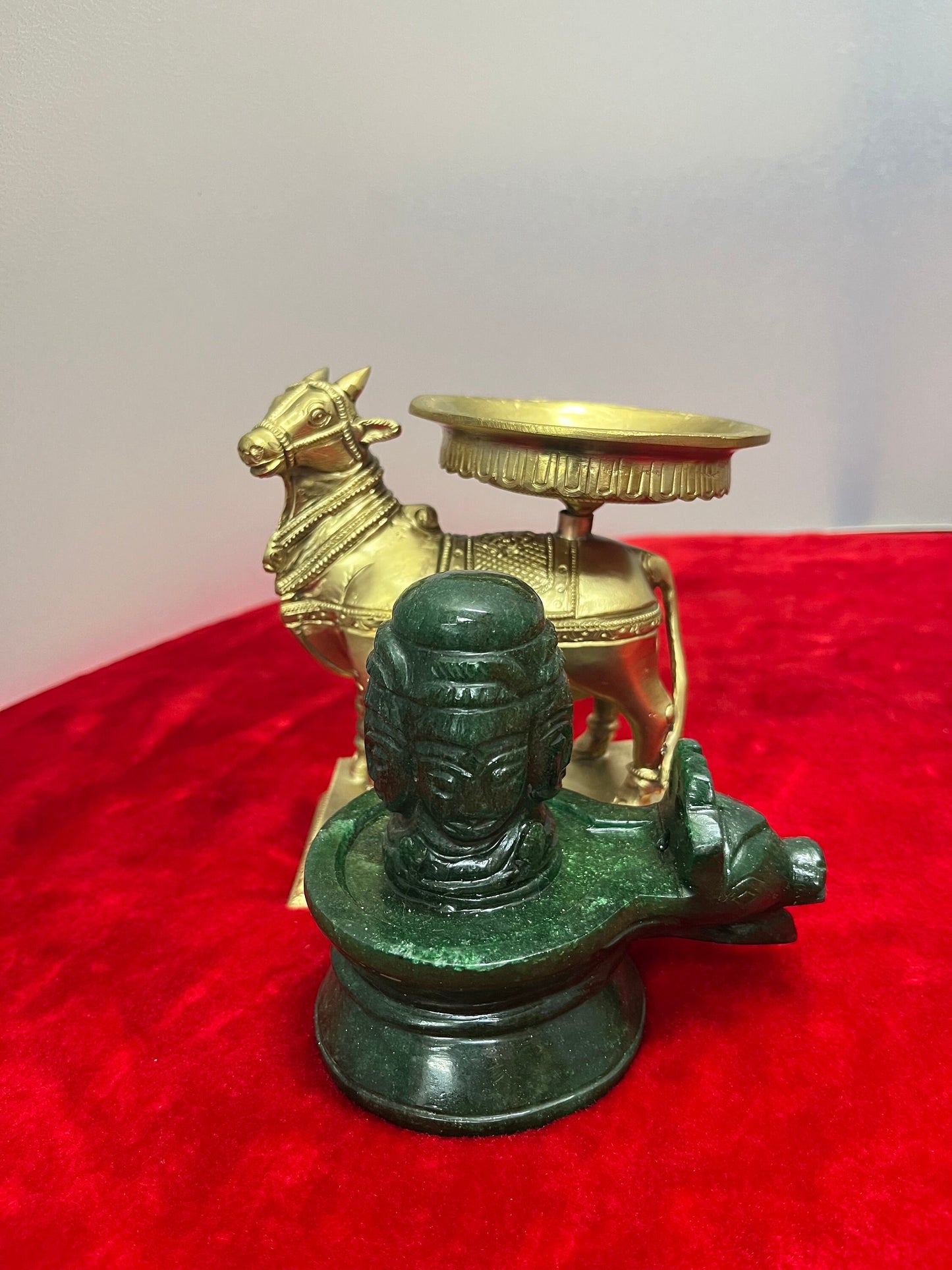 Prasiddh Copper Idols presents panchaloha idol of Nandi / Vrushabha vahanam with aventirine lingam