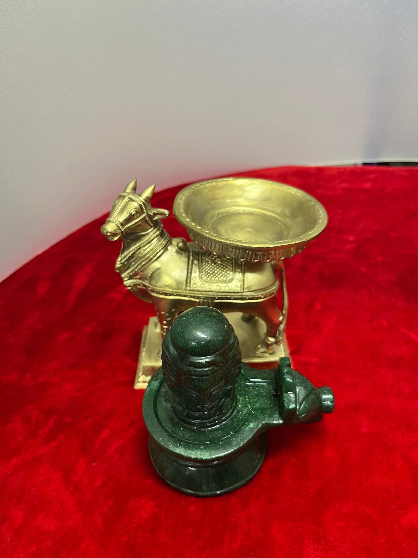 Prasiddh Copper Idols presents panchaloha idol of Nandi / Vrushabha vahanam with aventirine lingam