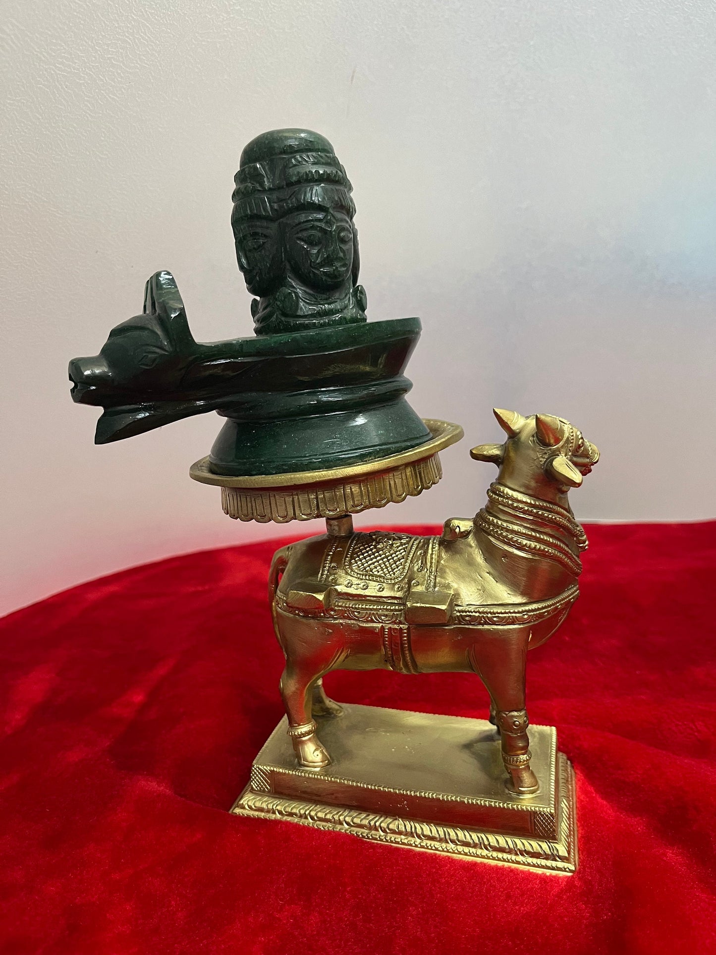 Prasiddh Copper Idols presents panchaloha idol of Nandi / Vrushabha vahanam with aventirine lingam