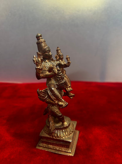 Prasiddh copper idol presents garudaruda lakshmi narayana / shekhara narayana