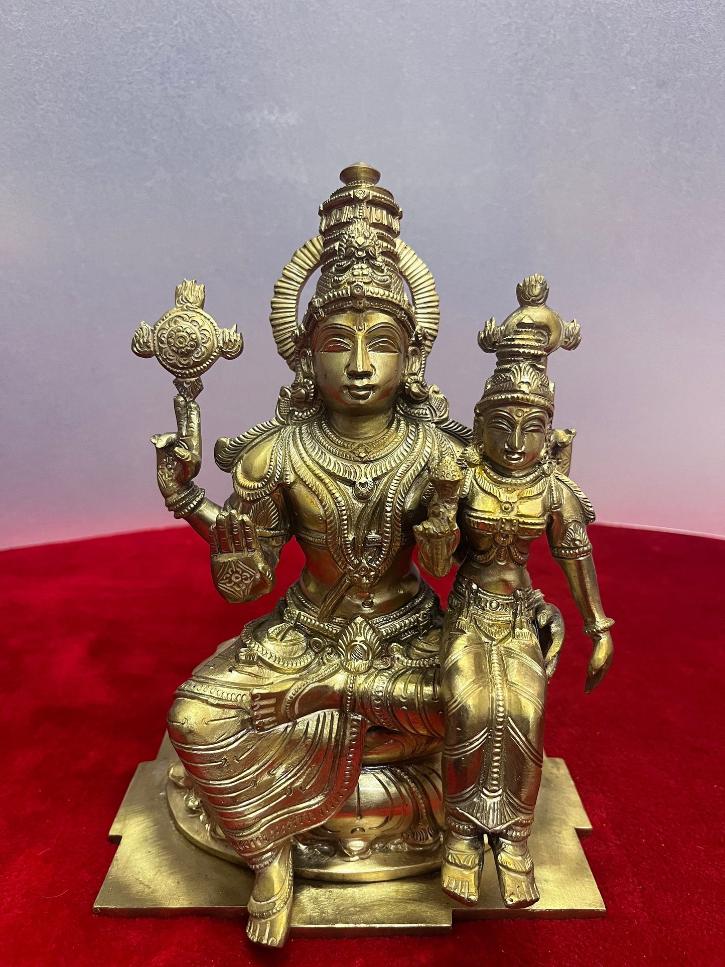 Prasiddh Copper Idols presents panchaloha idol of Lakshmi Narayana Idol