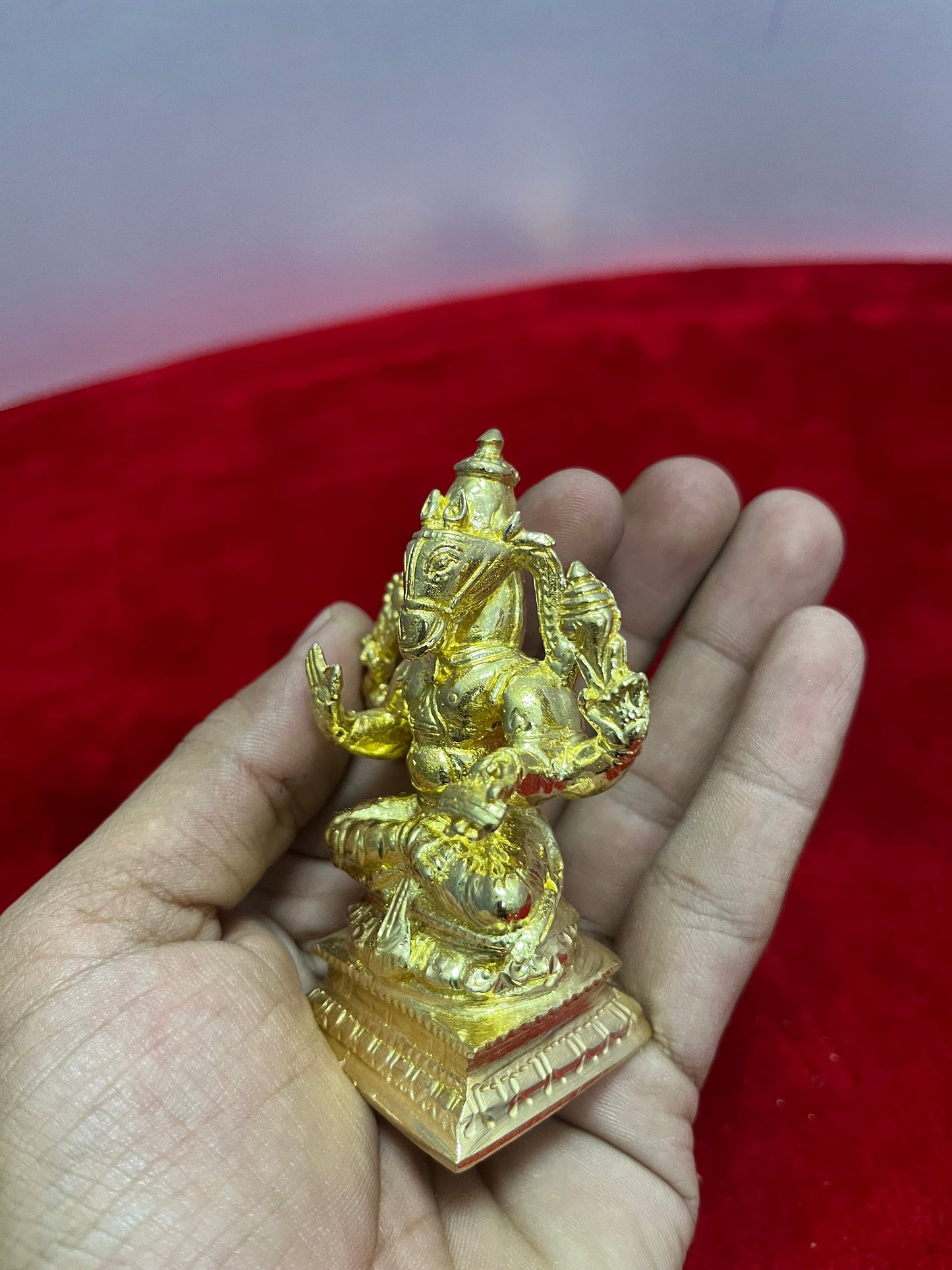 Prasiddh Copper Idols presents panchaloha idol of Hyagreeva hayagreeva swamy