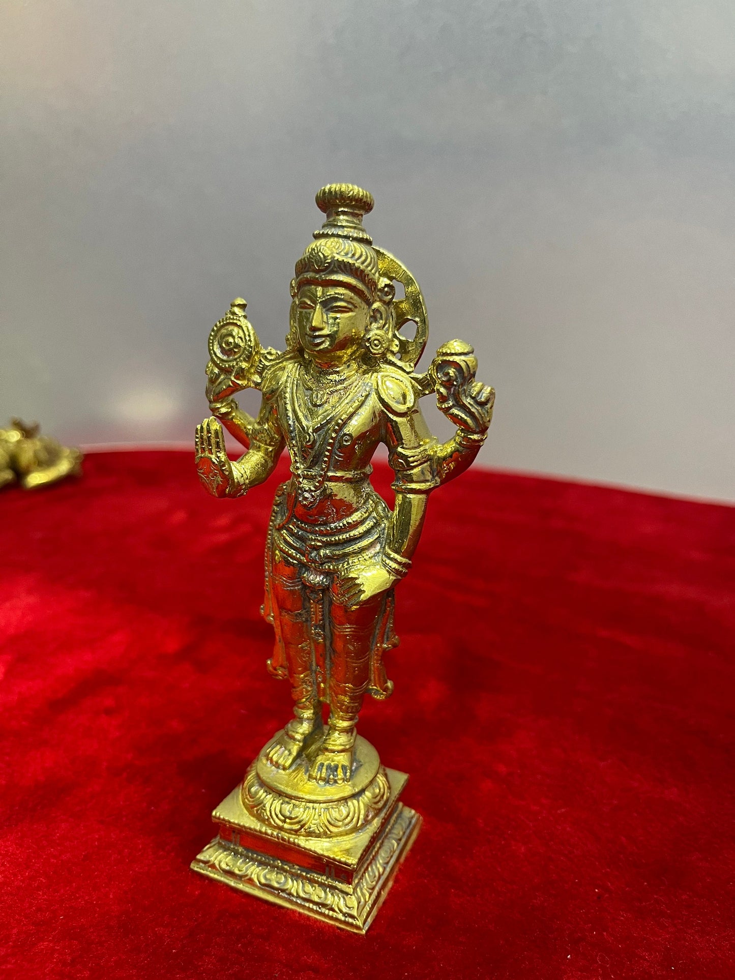 Prasiddh Copper Idols presents panchaloha idol of Kalyana Srinivasa Swamy