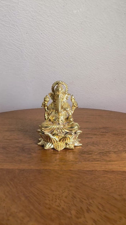 Ganesha Sitting On Kamala Peeta - prasiddh idols presents Panchaloha idol