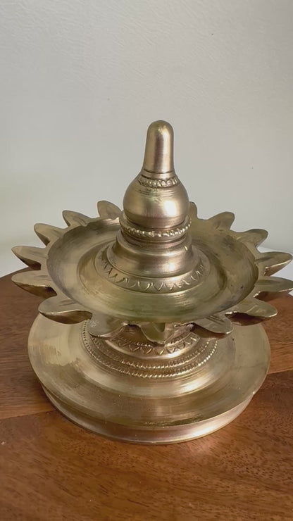 Shodasha Lamp -Prasiddh idols presents panchaloha handcrafted deepa ( 1 piecs )